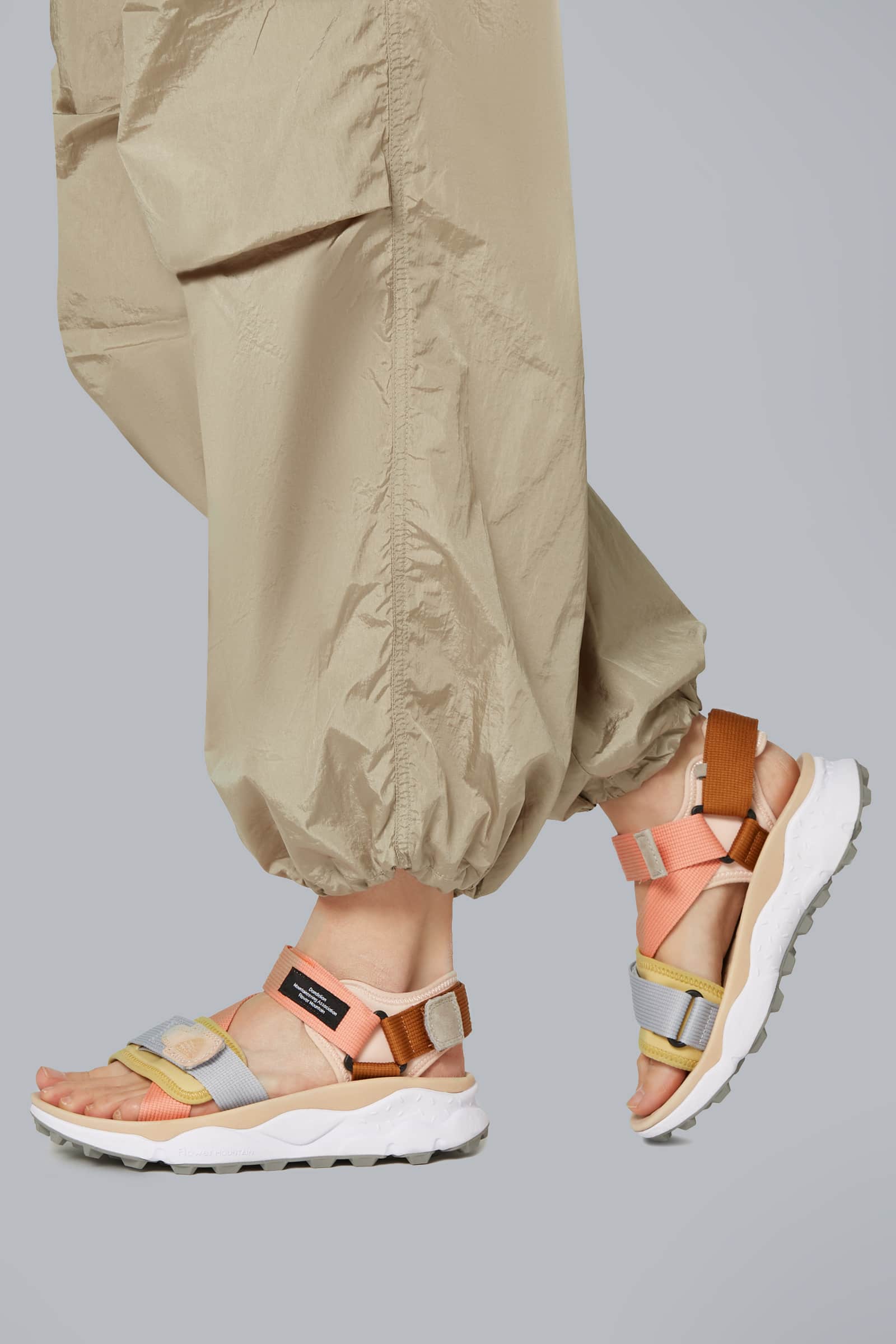 Beige / Salmon Flower Mountain NAZCA 2 Women Sneakers | 483-NWKJGE